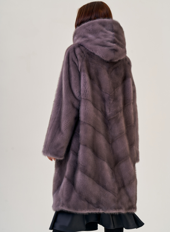 Шуба фиолетового цвета из норки