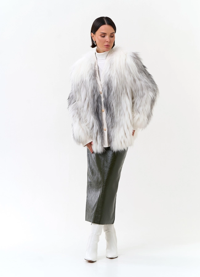 Светлая шуба из меха лисы модель № 34156 в кредит