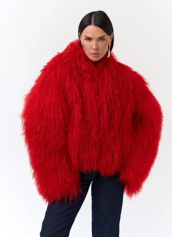 Красная шуба из ламы фото