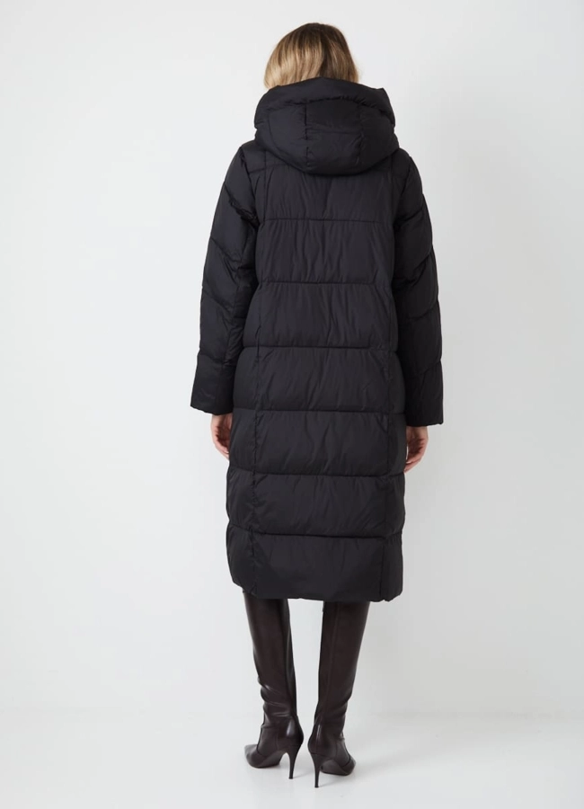 фото Женский пуховик черного цвета с капюшоном модель № 31152