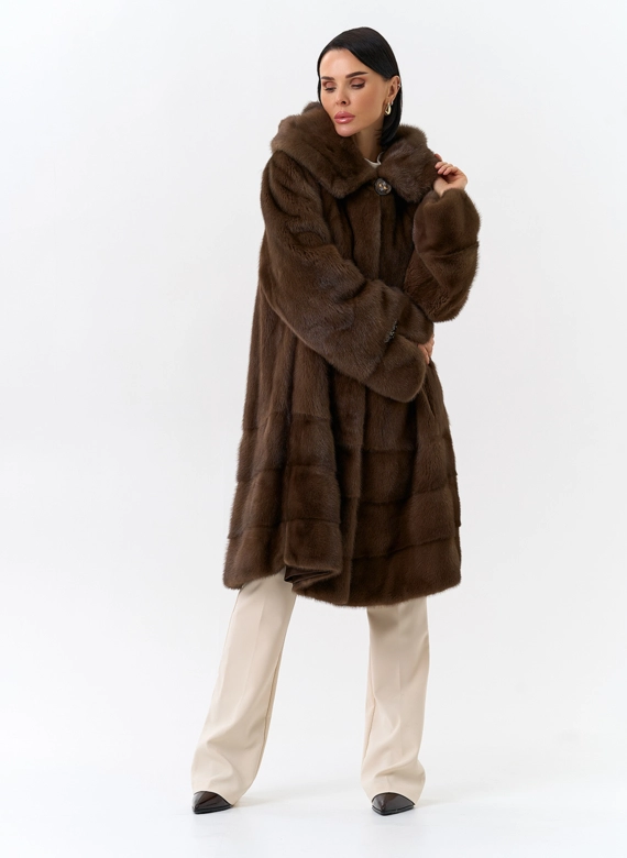 Шуба из меха норки с капюшоном