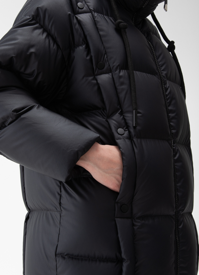 Женский пуховик с капюшоном  модель № 28008 универмаг малина