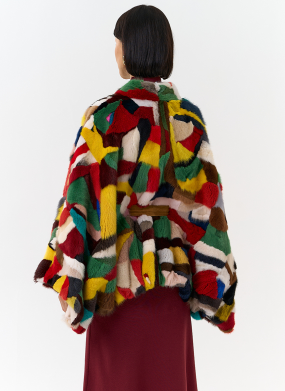 Яркая шуба из меха норки