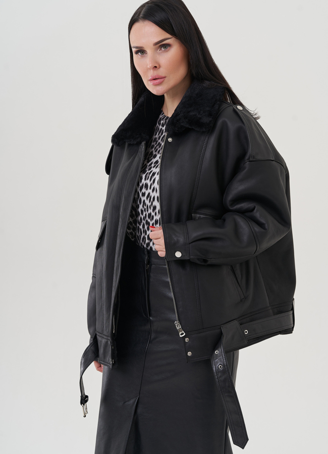 Женская дубленка черного цвета  модель № 25632 в рассрочку