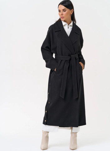 Женское пальто черного цвета с функциональными кнопками