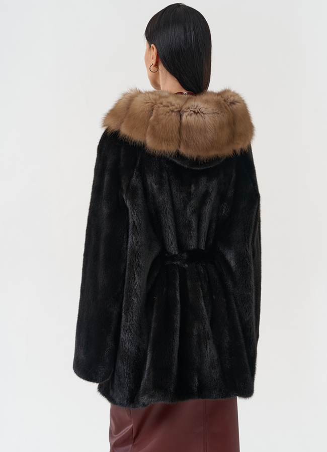 Норковая шуба с капюшоном из меха куницы модель № 30481 универмаг малина