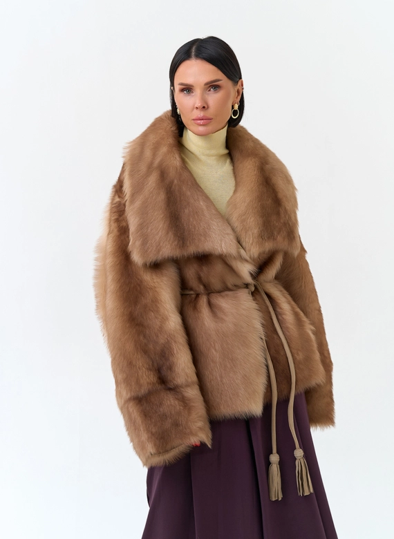 Женская двухсторонняя дубленка из натурального меха фото