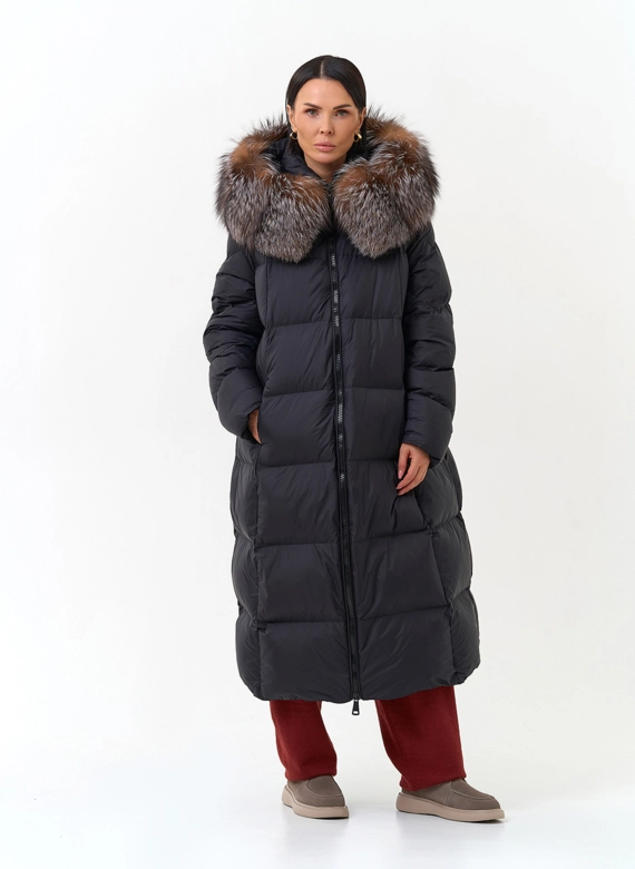 Женский пуховик с мехом блюфроста на капюшоне фото