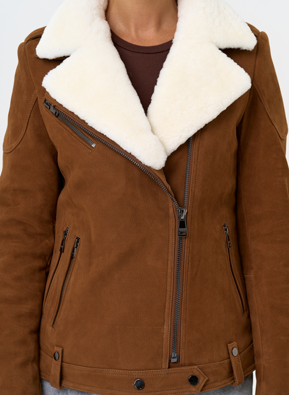 Косуха из натуральной замши с мехом