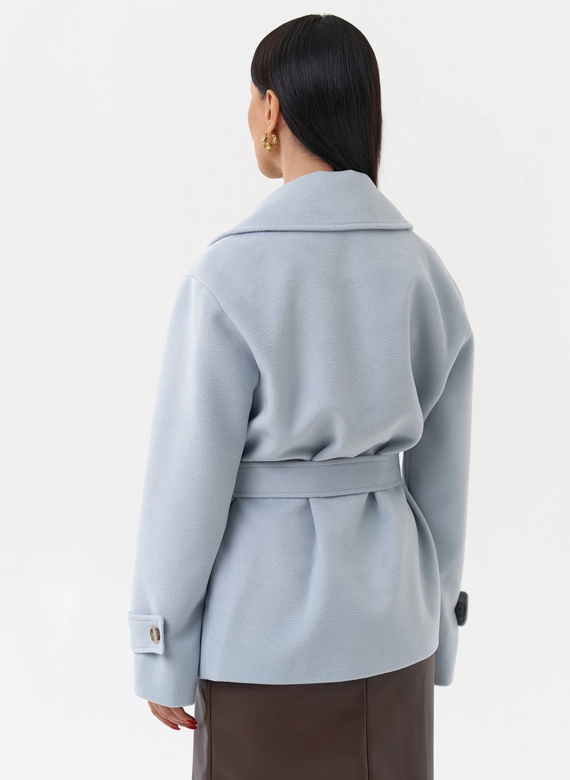 Укороченное пальто с поясом