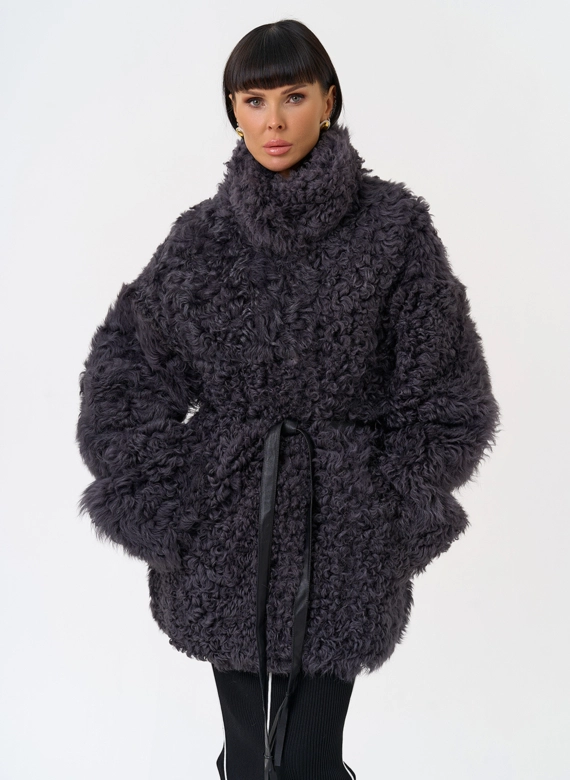 Женская двухсторонняя дубленка с декоративным поясом